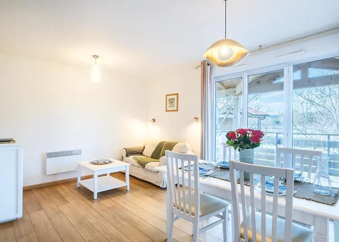 Апартаменты Aux Du H70